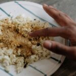 전자레인지 음식 데우기, ‘몇 분’보다 먼저 확인할 5가지 (병·플라스틱 안전기준 포함)