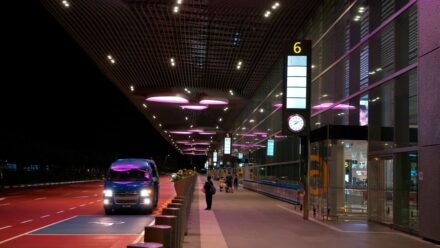 공항 환승, ‘터미널 이동’이 필요할 때 시간 계산을 망치는 실수(도착 기준·셔틀/보안검색)와 여유 잡는 법