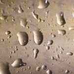김밥이 터질 때 원인은 속(재료)일까, 단무지 물기일까? 말기 전 물기 제거와 밥 간 조절 기준