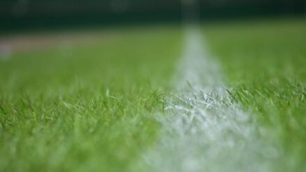 축구 중앙수비에서 맨투맨으로 붙는데도 뚫릴 때, 마크 vs 존 커버 실제로 갈리는 순간