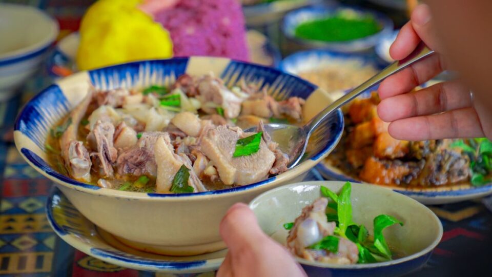 된장찌개가 끓여도 간이 안 배는 이유, 소금부터 넣어서일까? ‘육수 농도→된장→마무리’ 조절 단계