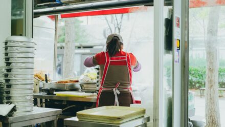전기밥솥 보온하면 밥이 딱딱해질 때, 보온 시간보다 먼저 확인할 ‘뚜껑 고무’와 수분 증발 실수
