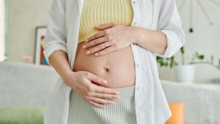 식사 후 2~3시간만 배가 아프다면 ‘과민성대장’ 신호일 수 있을까? 원인별 체크리스트