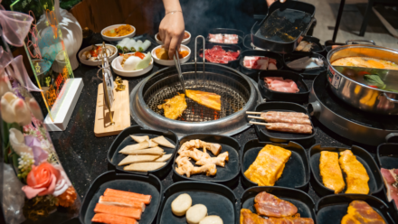 순두부찌개가 비리고 밍밍해질 때, 간장이나 소금부터 넣지 말고 ‘끓는 단계’부터 점검해야 하는 이유
