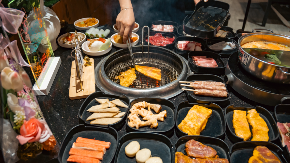 순두부찌개가 비리고 밍밍해질 때, 간장이나 소금부터 넣지 말고 ‘끓는 단계’부터 점검해야 하는 이유